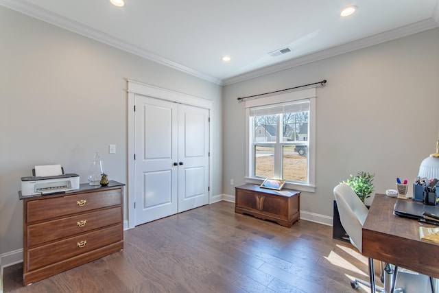 office with crown molding, recessed lighting, visible vents, wood finished floors, and baseboards