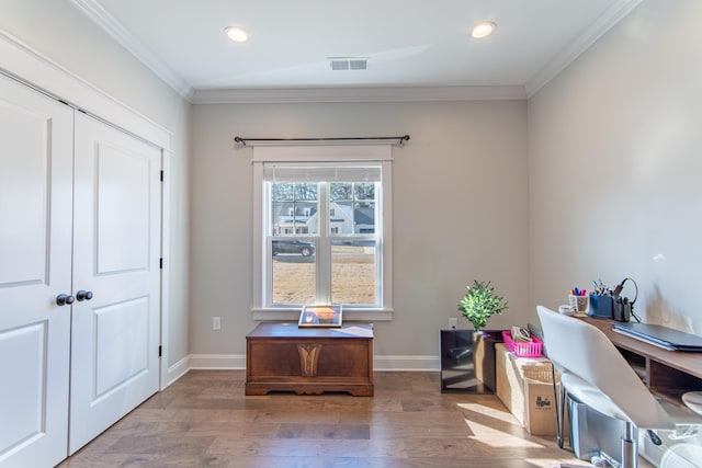 home office with recessed lighting, visible vents, ornamental molding, wood finished floors, and baseboards