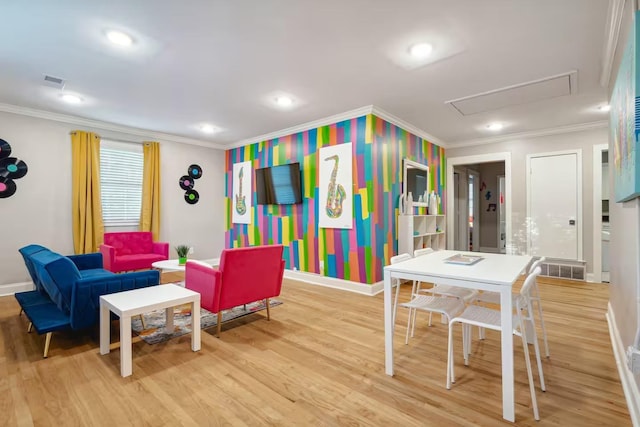 playroom with crown molding, recessed lighting, visible vents, light wood-style floors, and baseboards