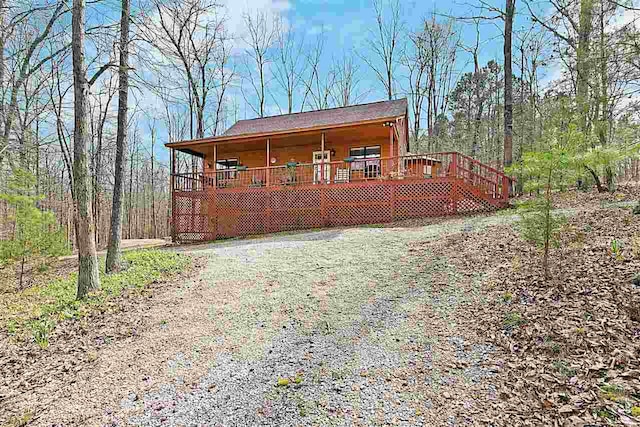 exterior space featuring gravel driveway