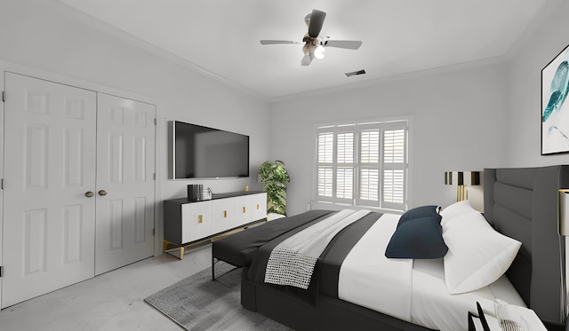 bedroom featuring a ceiling fan, visible vents, finished concrete flooring, a closet, and crown molding