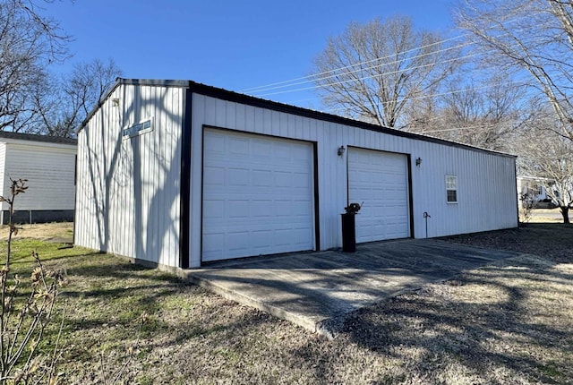 view of detached garage