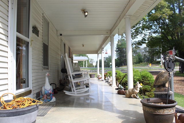 view of patio / terrace with covered porch