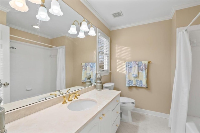 full bath with baseboards, visible vents, toilet, crown molding, and a chandelier