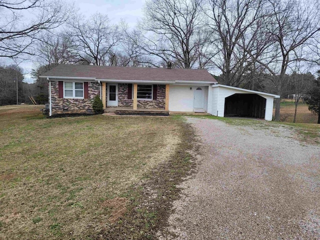 view of front facade with a front yard and dirt driveway