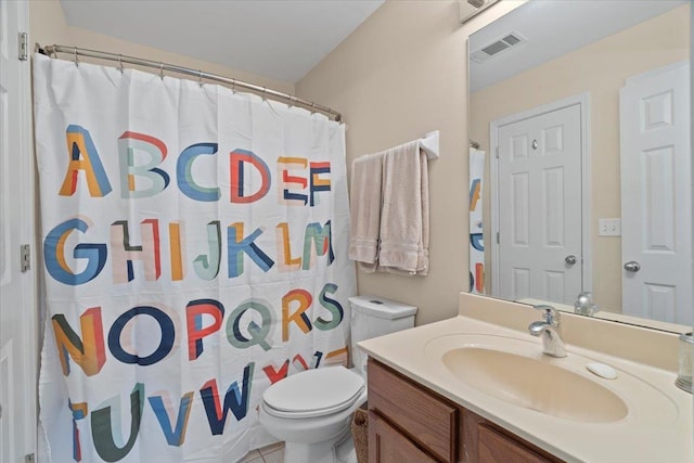 full bathroom featuring curtained shower, visible vents, vanity, and toilet