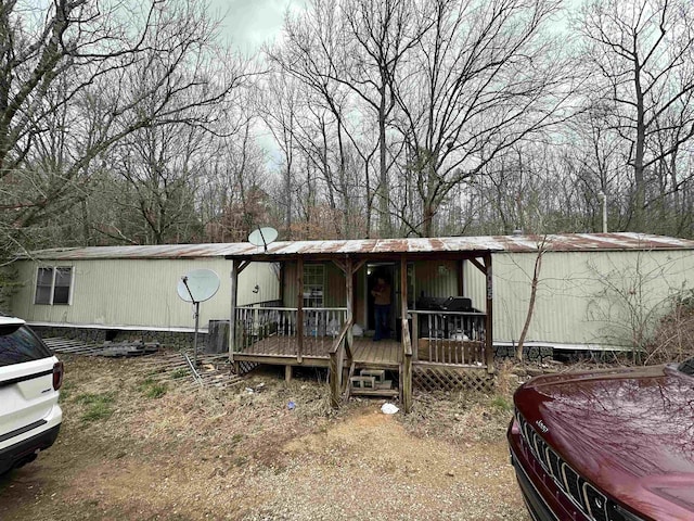 view of front of home featuring a hot tub