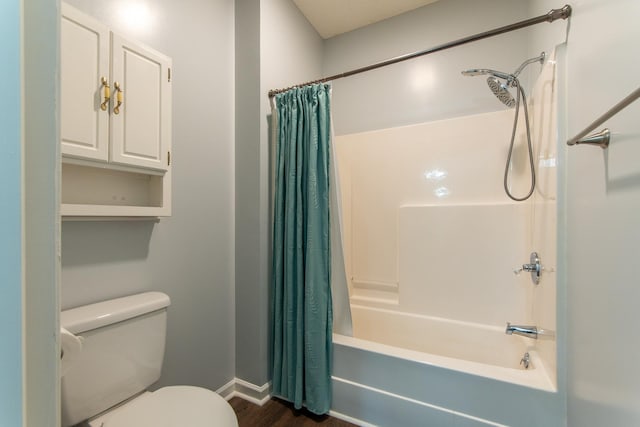 bathroom featuring shower / bathtub combination with curtain, baseboards, toilet, and wood finished floors