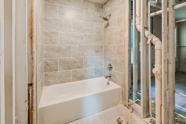 bathroom featuring shower / washtub combination