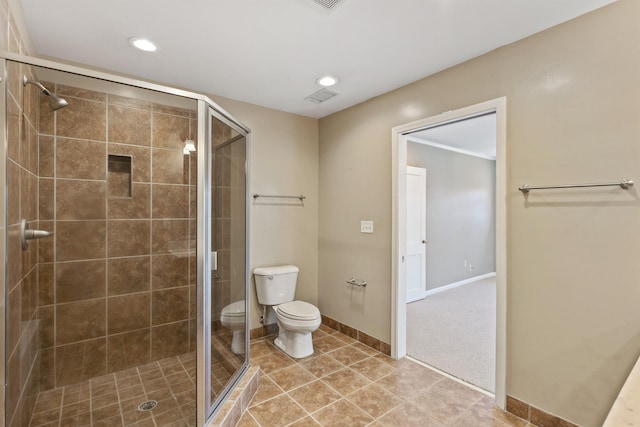 bathroom featuring visible vents, baseboards, toilet, recessed lighting, and a stall shower