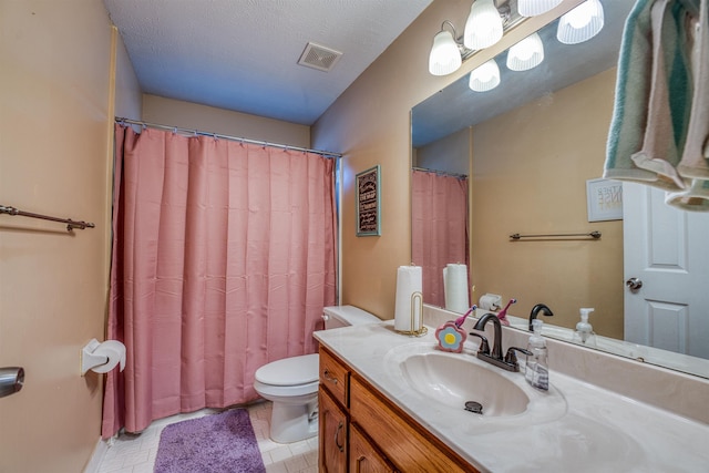 full bathroom with visible vents, toilet, a textured ceiling, a shower with shower curtain, and vanity