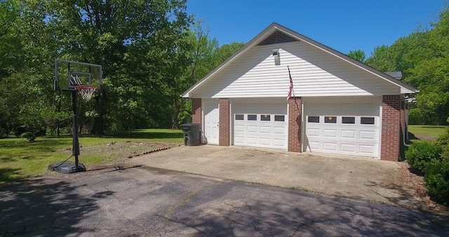 view of detached garage