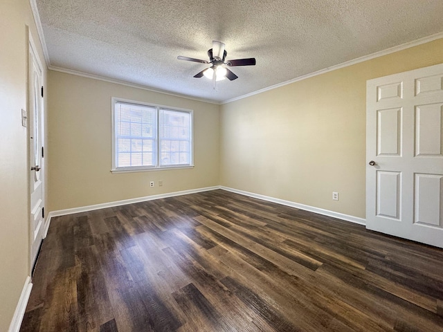 empty room with ceiling fan, dark wood-style flooring, and ornamental molding