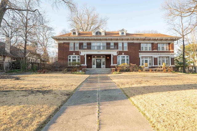 1860 Central Ave, Memphis, TN 38104 - colonial-style house featuring brick siding