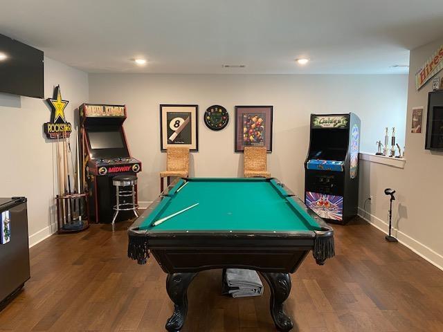 playroom featuring recessed lighting, baseboards, wood finished floors, and pool table