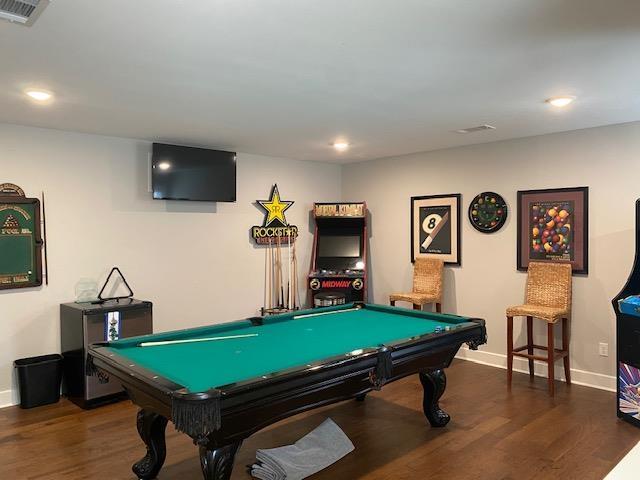 playroom with wood finished floors, visible vents, baseboards, recessed lighting, and pool table