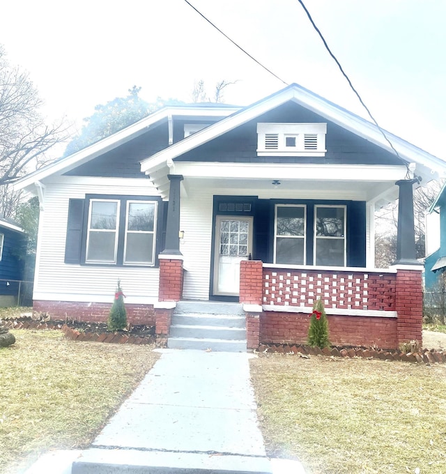 1131 Rozelle St, Memphis, TN 38106 - bungalow with covered porch