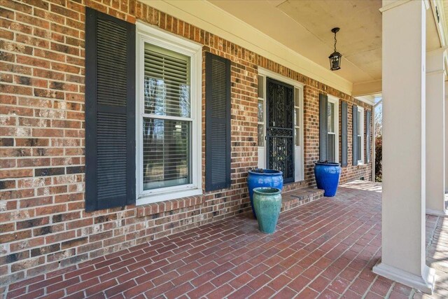 2060 Abergeldie Dr, Memphis, TN 38119 - view of patio featuring a porch