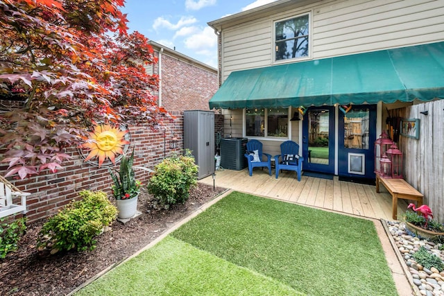 5878 Roxbury Dr Unit 5878, Memphis, TN 38119 - deck with a yard