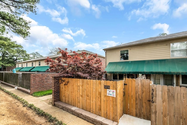 5878 Roxbury Dr Unit 5878, Memphis, TN 38119 - view of side of property with fence
