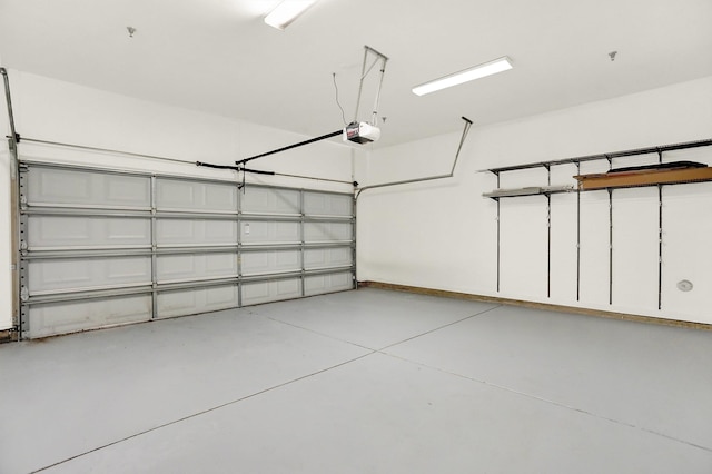 358 N Island Dr Unit 105, Memphis, TN 38103 - garage featuring a garage door opener