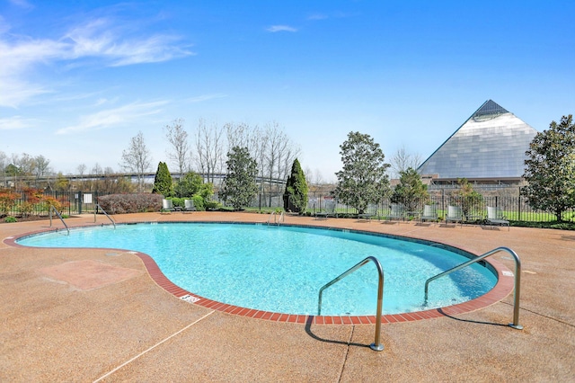 358 N Island Dr Unit 105, Memphis, TN 38103 - pool featuring a patio and fence