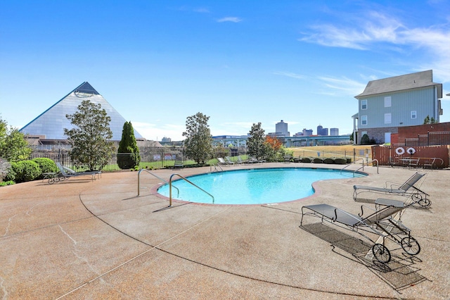 358 N Island Dr Unit 105, Memphis, TN 38103 - pool featuring fence and a patio area