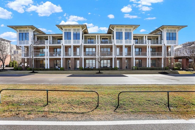 358 N Island Dr Unit 105, Memphis, TN 38103 - view of property with fence