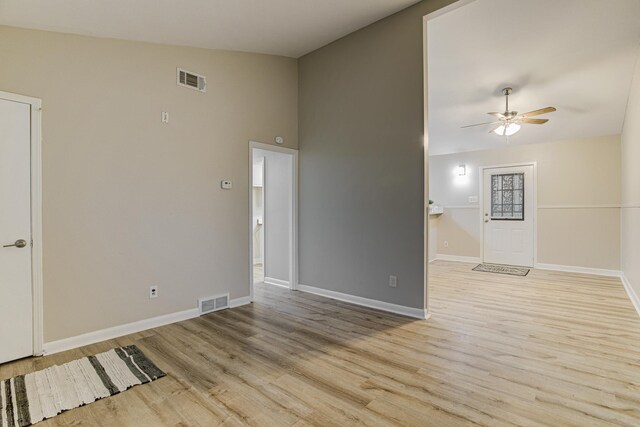 3562 Pueblo Ave, Memphis, TN 38127 - spare room with wood finished floors, baseboards, a ceiling fan, and visible vents