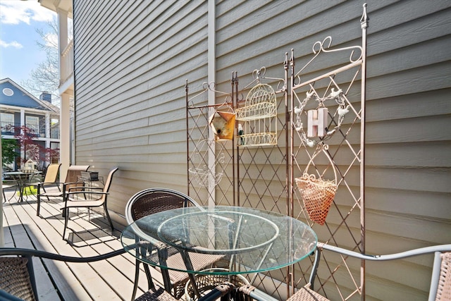 1005 River Currents Dr, Memphis, TN 38103 - wooden deck with outdoor dining area