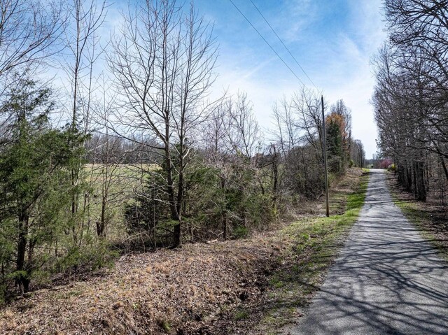 395 Gooch Rd, Parsons, TN 38363
