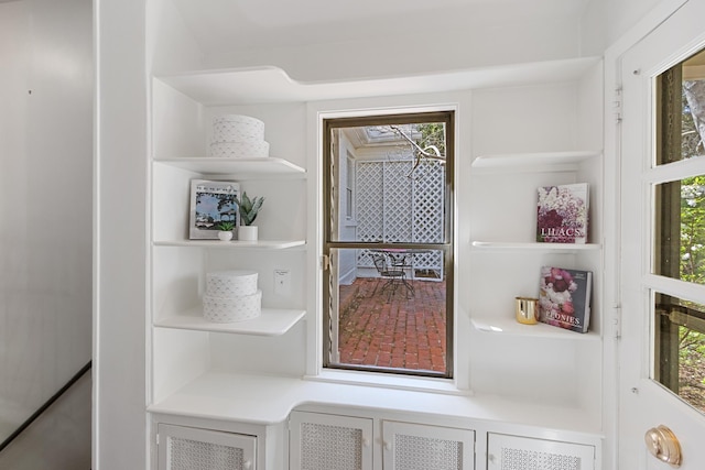 room details with built in features