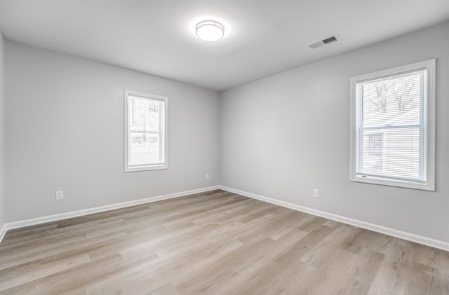 3191 Scenic Hwy, Memphis, TN 38128 - unfurnished room with light wood finished floors, baseboards, and visible vents