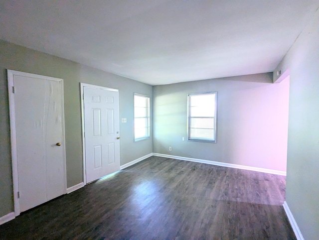 1337 Haywood Ave, Memphis, TN 38127 - entrance foyer with dark wood-type flooring and baseboards