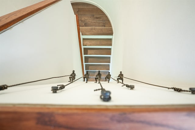 details featuring arched walkways