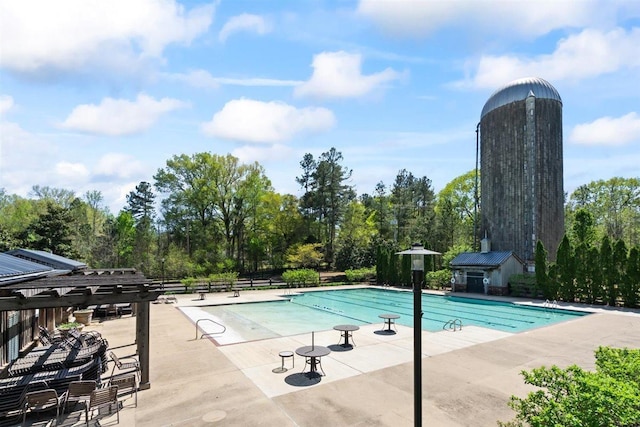 703 Justana Dr, Collierville, TN 38017 - pool with fence and a patio area