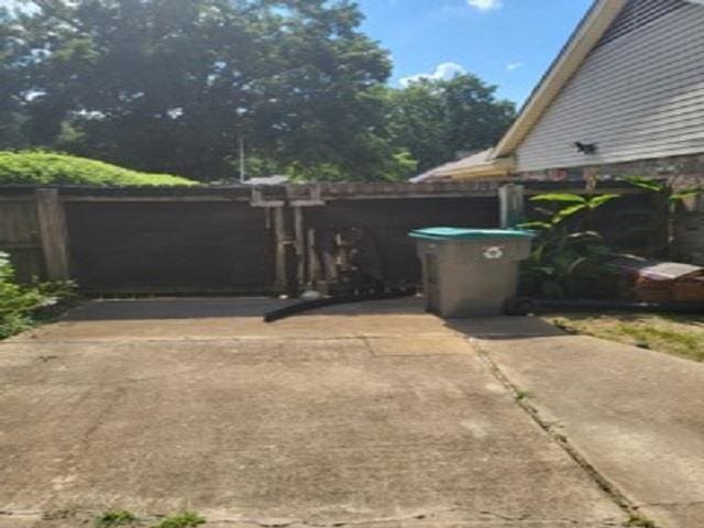 3786 Brandywine Cv, Memphis, TN 38115 - view of yard with a gate