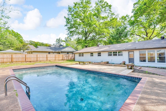 5188 Gwynne Rd, Memphis, TN 38117 - view of swimming pool featuring fence, a patio area, and a fenced in pool
