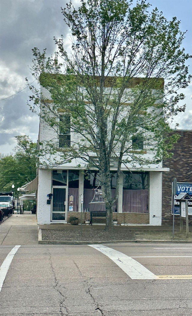 132 W Court Ave, Selmer, TN 38375 - view of building exterior