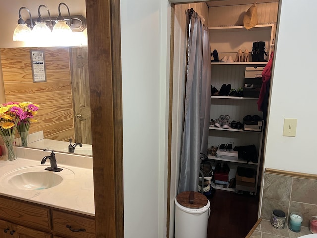 bathroom with vanity