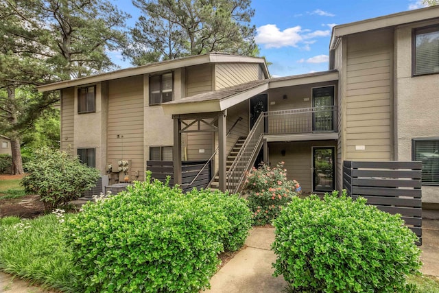 1832 Dragonfly Cv Unit 1, Germantown, TN 38138 - view of property featuring stairway