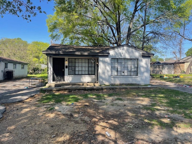 1055 Treadwell St, Memphis, TN 38122 - exterior space featuring brick siding and cooling unit