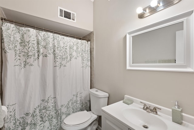 full bath featuring visible vents, a shower with curtain, toilet, and vanity