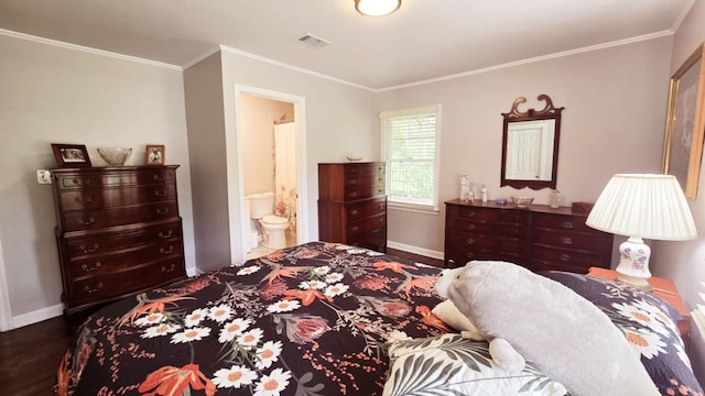 bedroom featuring baseboards, ornamental molding, connected bathroom, and visible vents