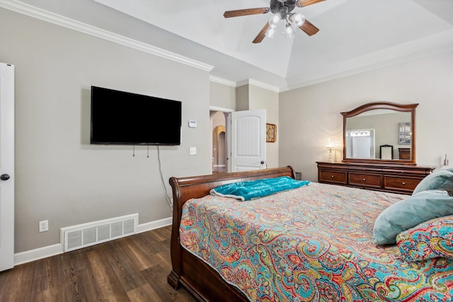 5376 Scarlet Ridge Dr, Arlington, TN 38002 - bedroom with a ceiling fan, baseboards, wood finished floors, lofted ceiling, and visible vents