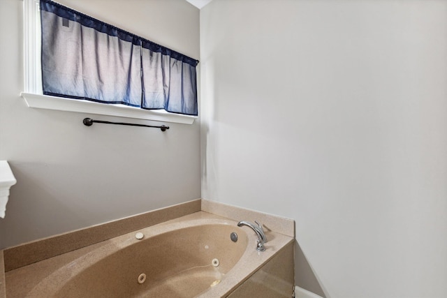 5376 Scarlet Ridge Dr, Arlington, TN 38002 - full bathroom with a tub with jets