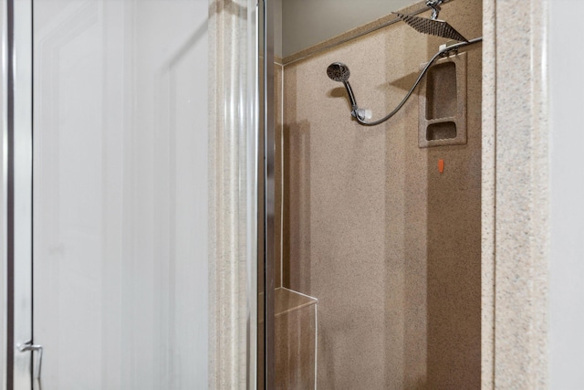 5376 Scarlet Ridge Dr, Arlington, TN 38002 - details with walk in shower