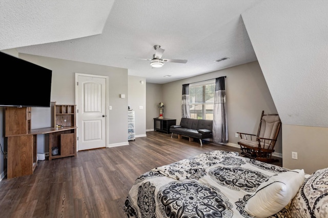 5376 Scarlet Ridge Dr, Arlington, TN 38002 - bedroom with baseboards, a textured ceiling, visible vents, and wood finished floors