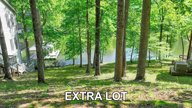 50 Red Oak Pt, Savannah, TN 38372 - view of yard with a water view