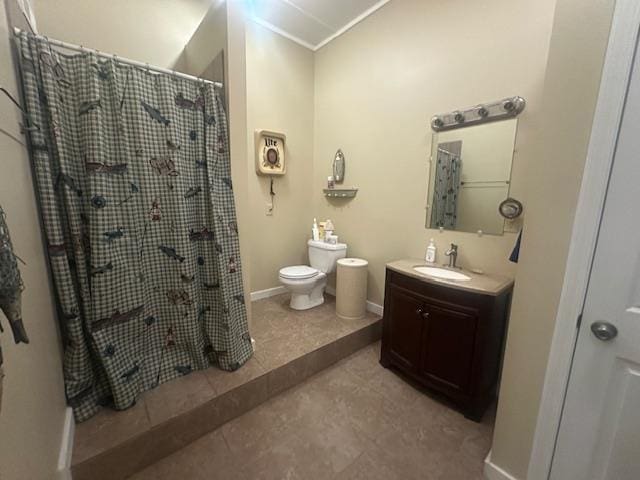 bathroom featuring vanity, baseboards, toilet, and a shower with curtain